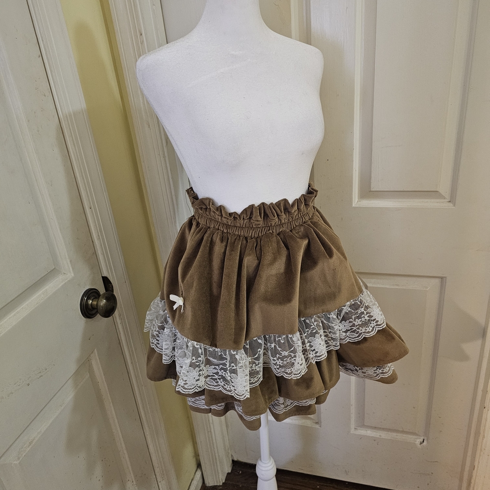 Brown Lace-Trim Circle Skirt with Ruffle Waist